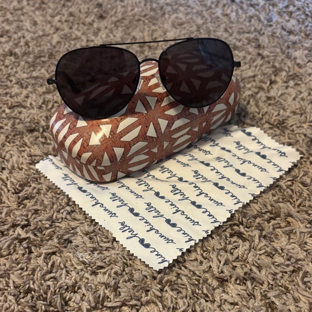 Stella & Dot Black Aviator Sunglasses